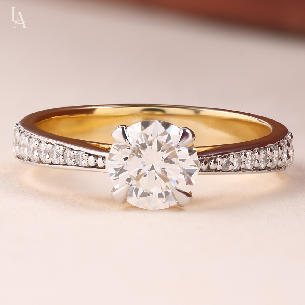 Round Cut Engagement Ring