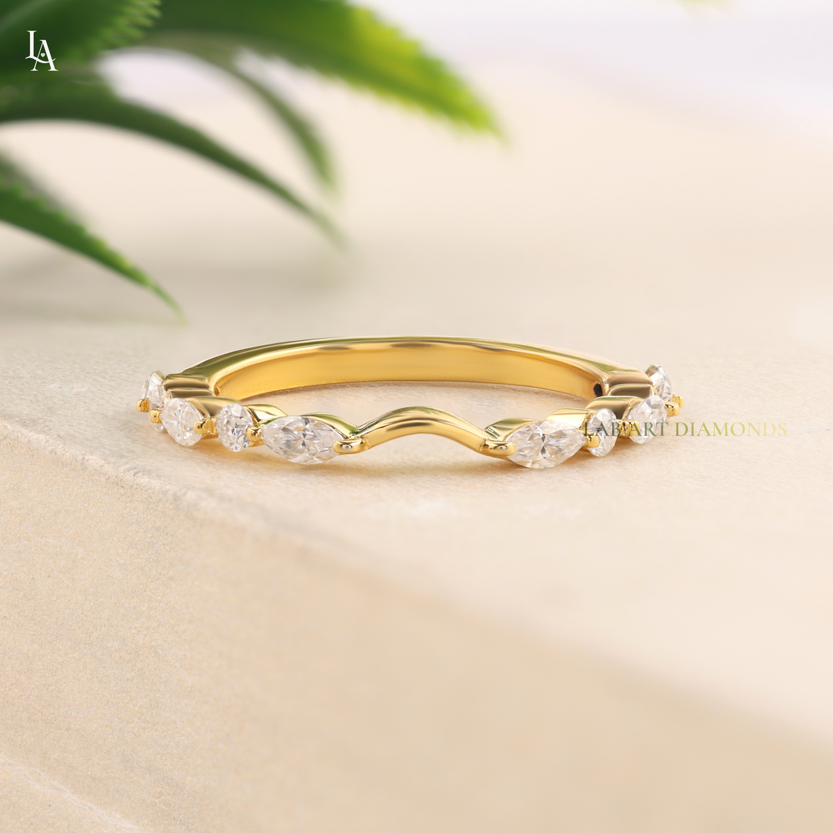 Vine Leaf Marquise Alternating Round Curved V Contour Band