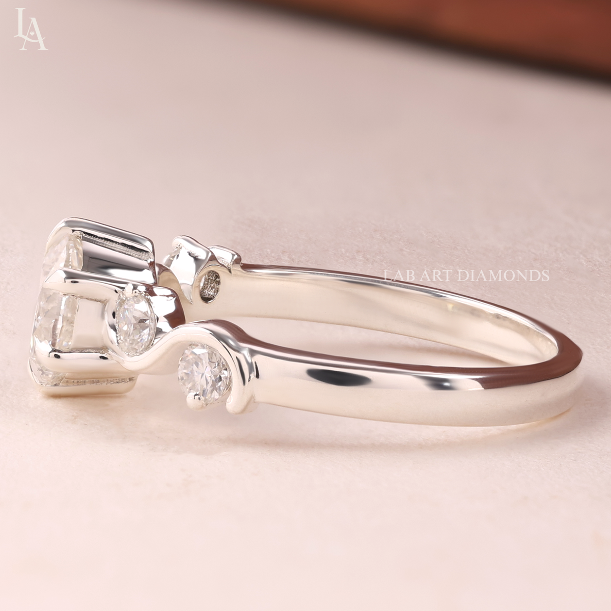 Round Cut Scattered Wave Vine Engagement Ring