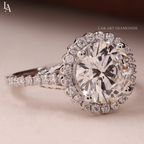 Round Cut Halo Engagement Ring
