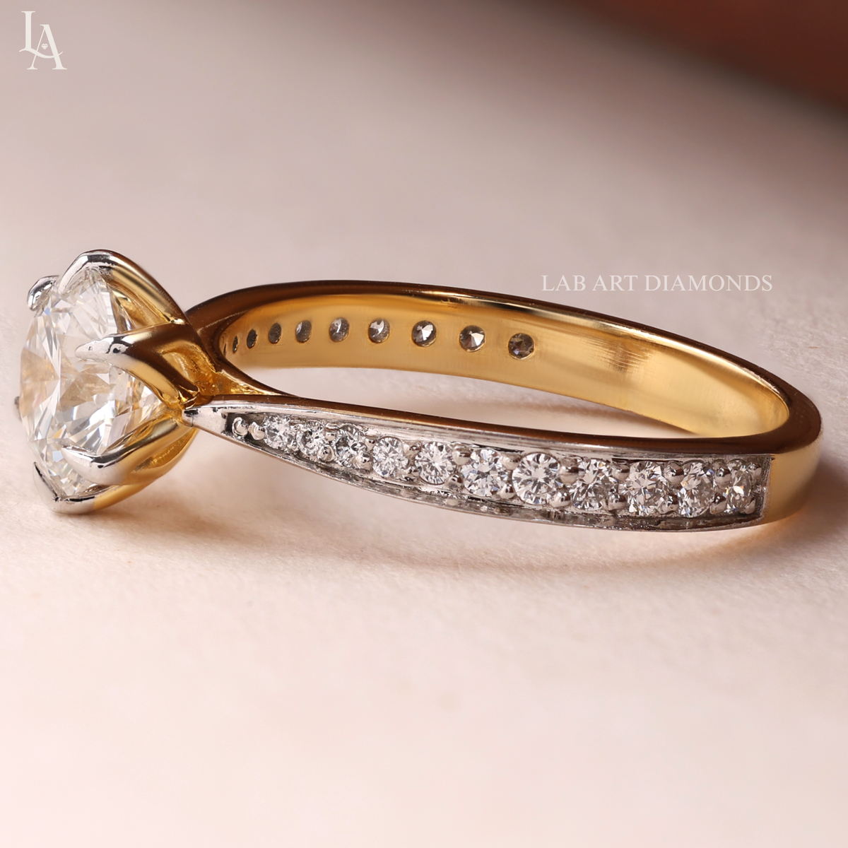 Round Cut Solitaire Engagement Ring
