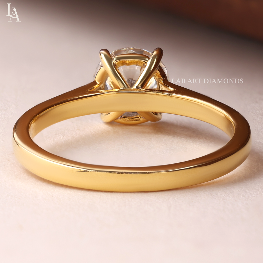 Round Cut Solitaire Engagement Ring