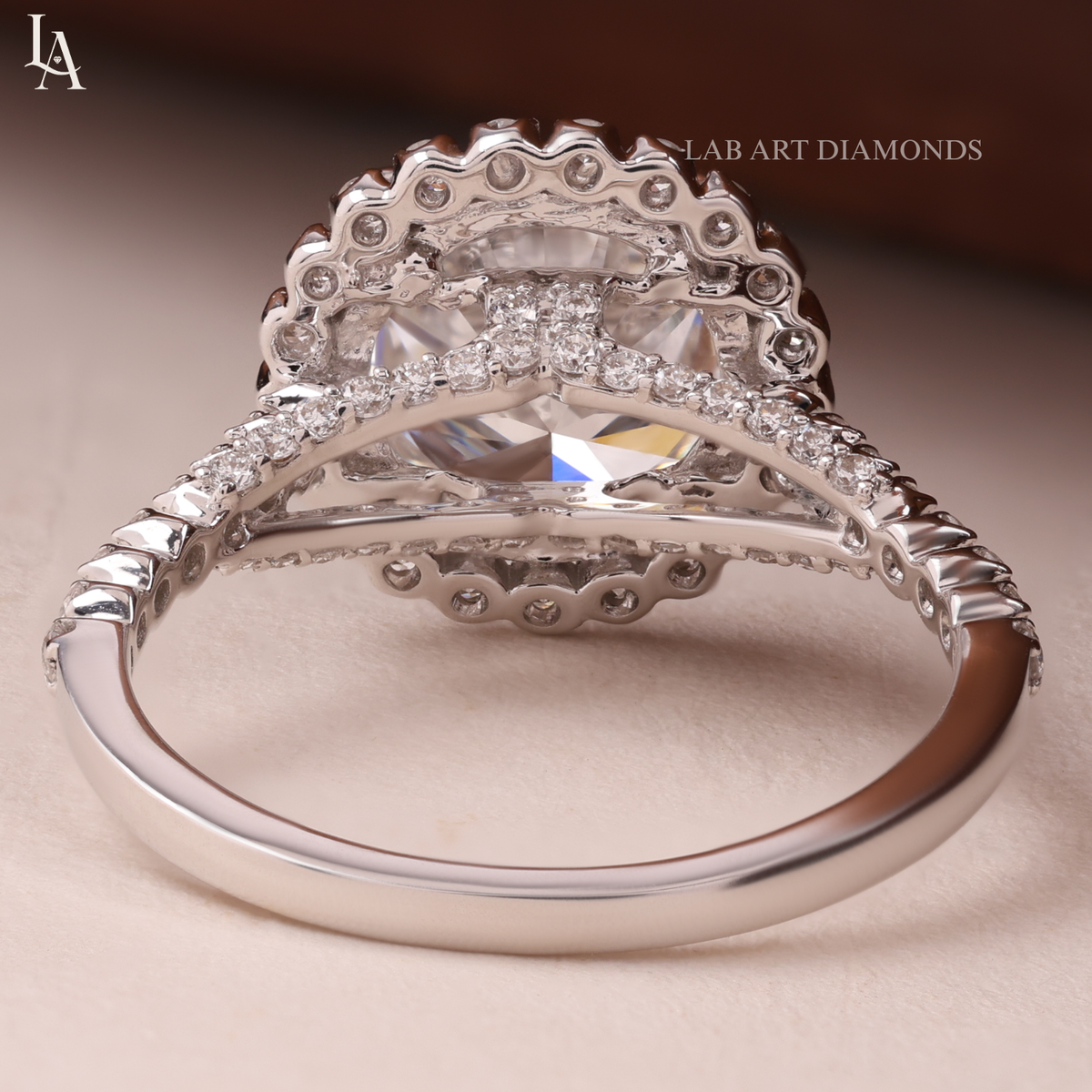 Round Cut Halo Engagement Ring
