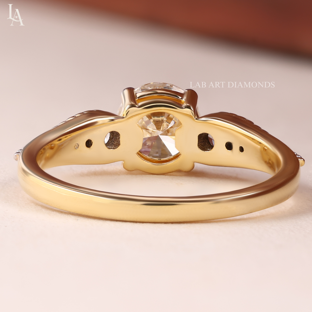 Vintage Round Cut Milgrain Engagement Ring