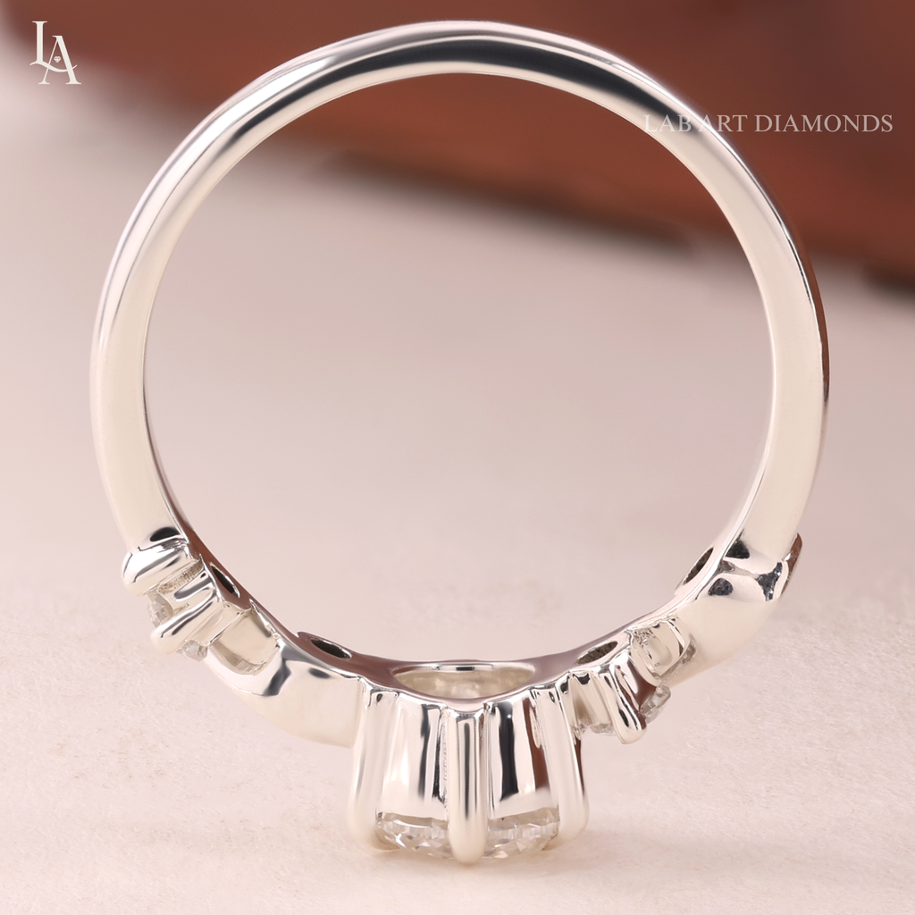 Round Cut Scattered Wave Vine Engagement Ring