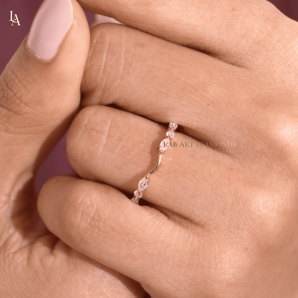 Vine Leaf Marquise Alternating Round Curved V Contour Band