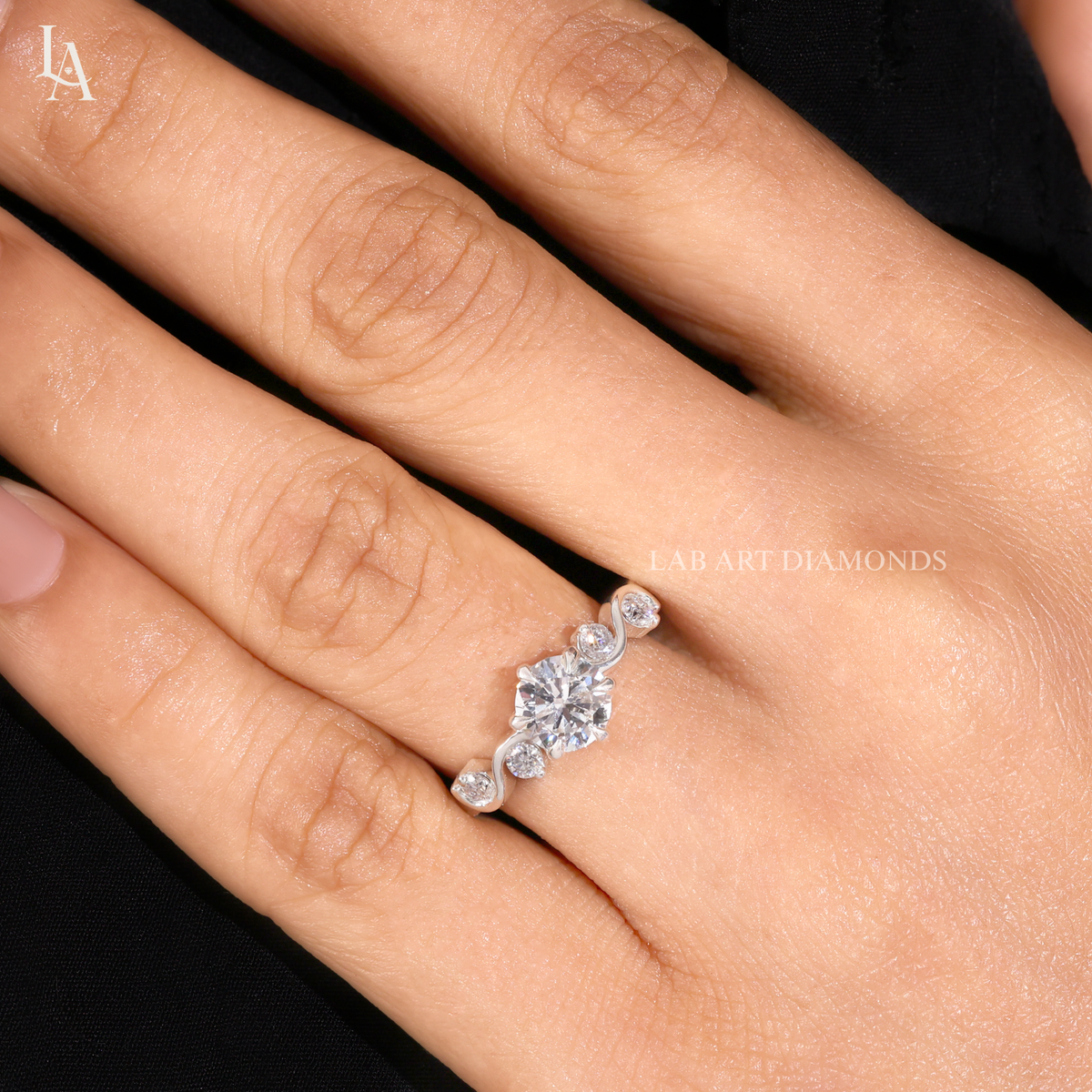 Round Cut Scattered Wave Vine Engagement Ring