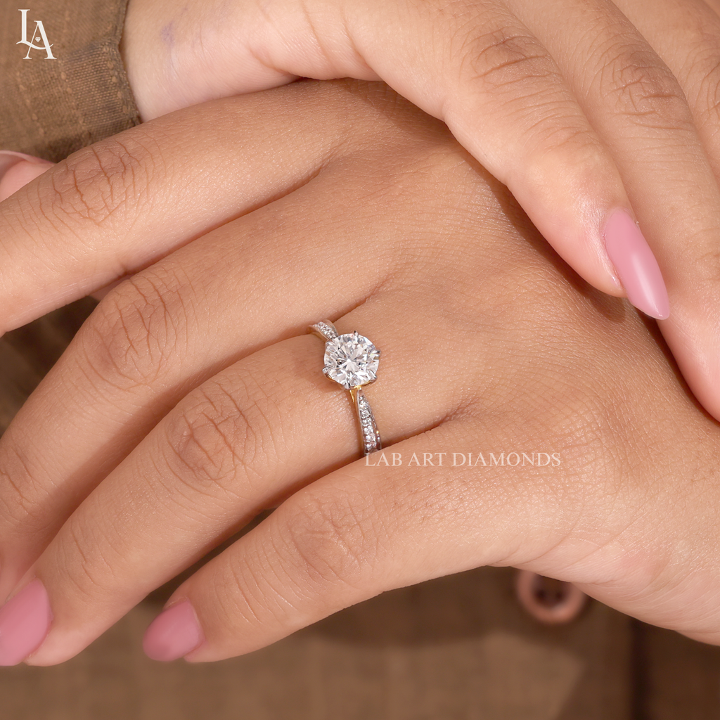 Round Cut Solitaire Engagement Ring