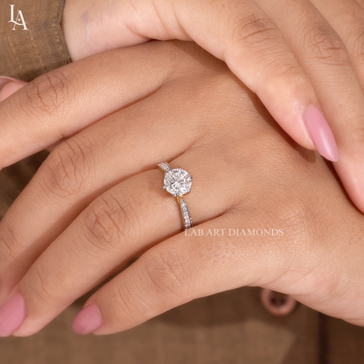 Round Cut Solitaire Engagement Ring