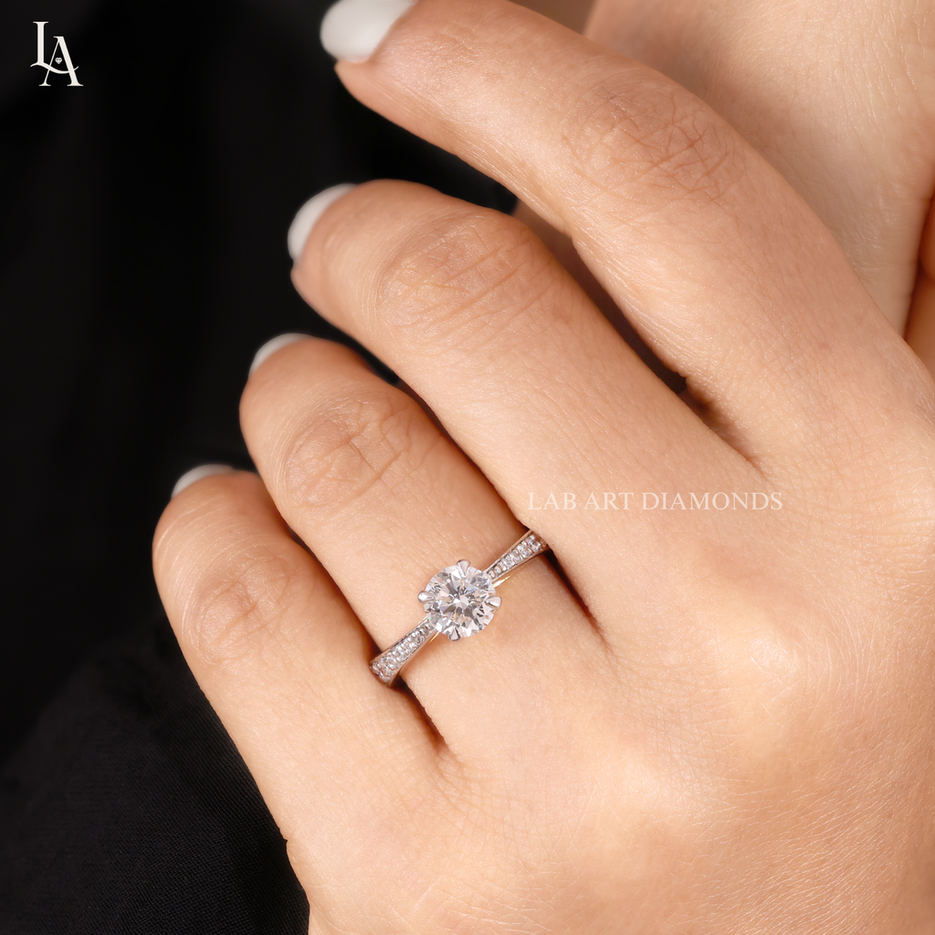 Round Cut Engagement Ring