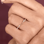 Vine Leaf Marquise Alternating Round Curved V Contour Band