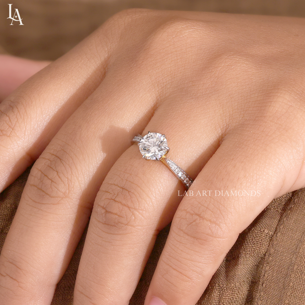 Round Cut Solitaire Engagement Ring