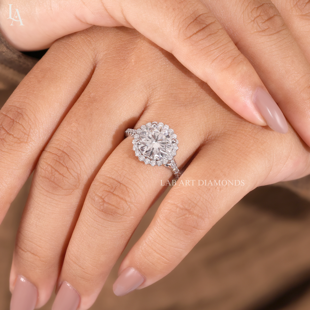 Round Cut Halo Engagement Ring