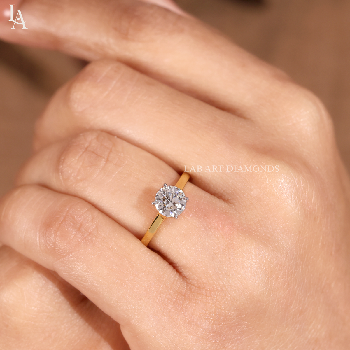 Round Cut Solitaire Engagement Ring
